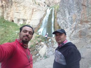 رضا فریبرزی و مرتضی کرفی در آبشار نورالی